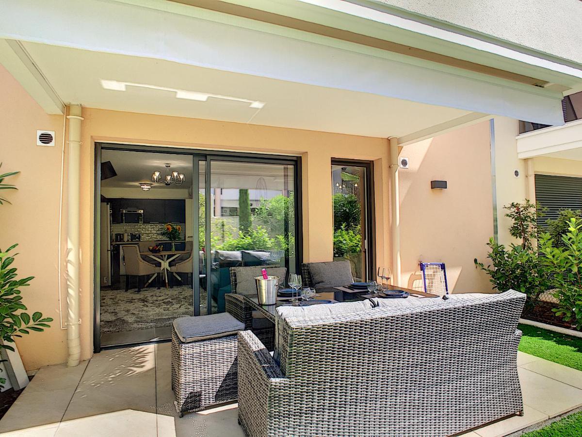 Palm Beach Apartment With A Pool In The Residence Cannes Kültér fotó